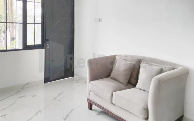 Khayrizsan Premium Mitra RedDoorz