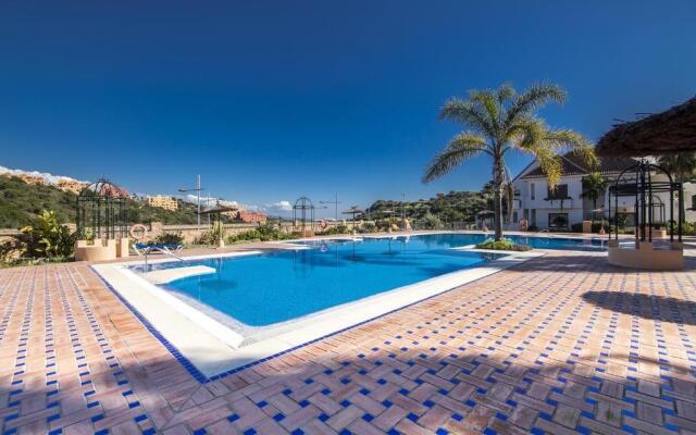 2134-Modern apt with terrace sea view