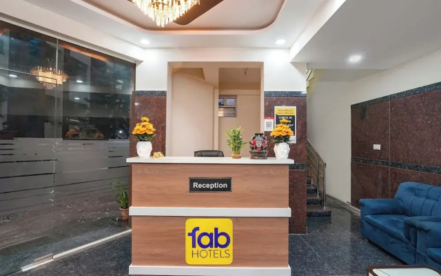 Fabhotel Royal Suites I