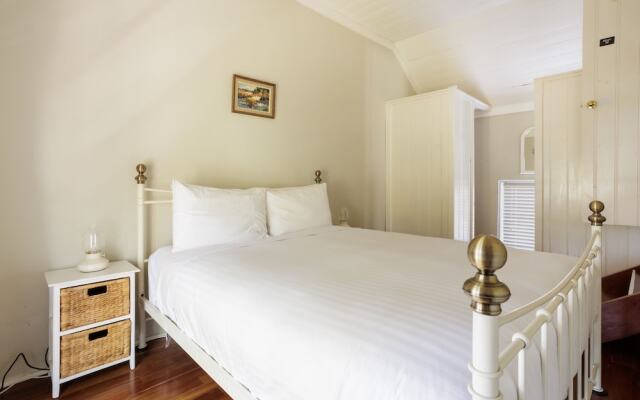 Wollaston House by the BnB Collection