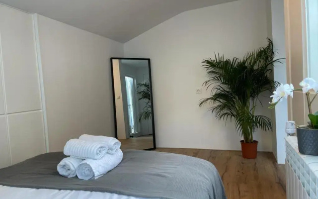 New City Garden view 5min TU Delft room bentley