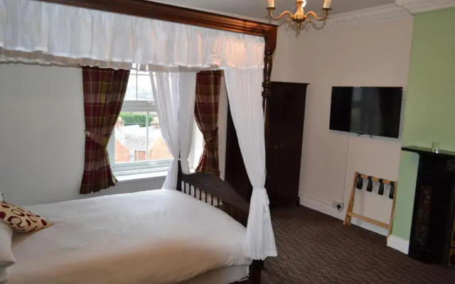 Oak Tree Inn