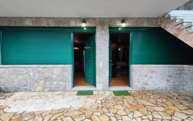 Traditional Cozy Apartments in Livadi Parnassos