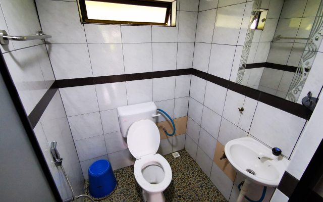 OYO 90038 Dalyla Inn Chalet