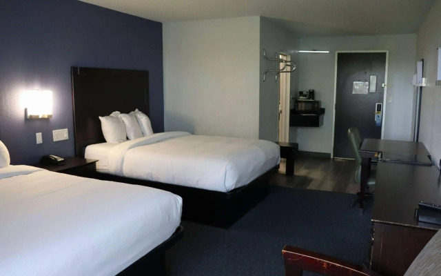 Travelodge by Wyndham Milwaukee
