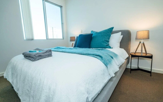 The Cove @ New Port-Pool - Spa - Sauna - Gym & More