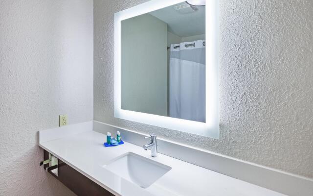 Holiday Inn Express & Suites Houston - Memorial Park Area, an IHG Hotel