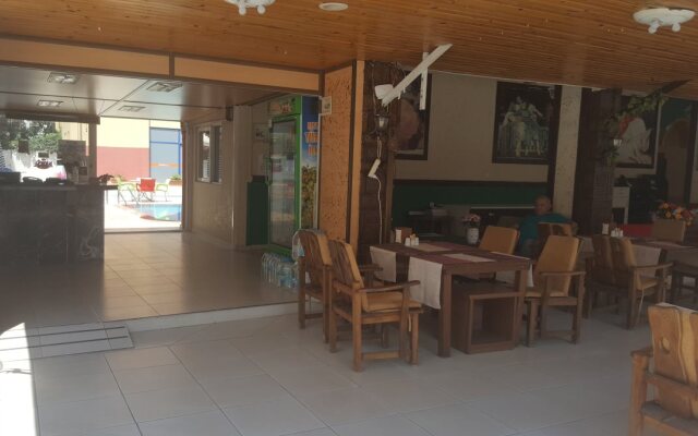 Elegant Baronessa Apart Hotel