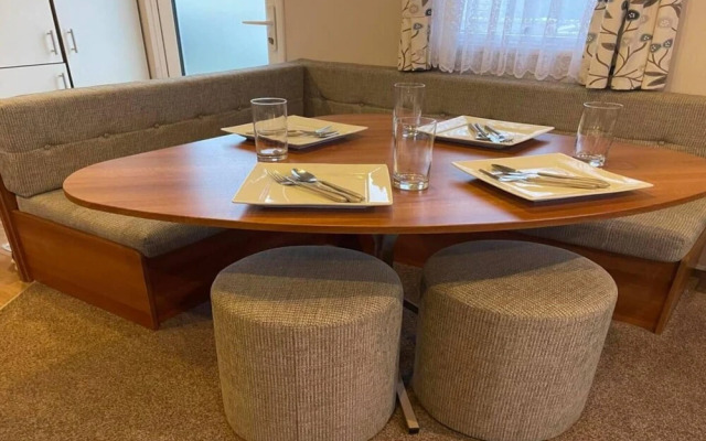 Immaculate 2-bed Sleeps 6 in Pevensey Bay