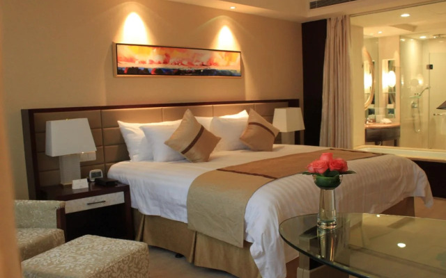 Huaqiao New Century Grand Hotel