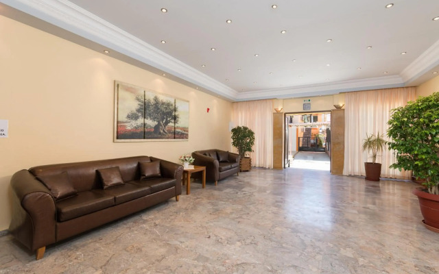 Lefkimi Hotel