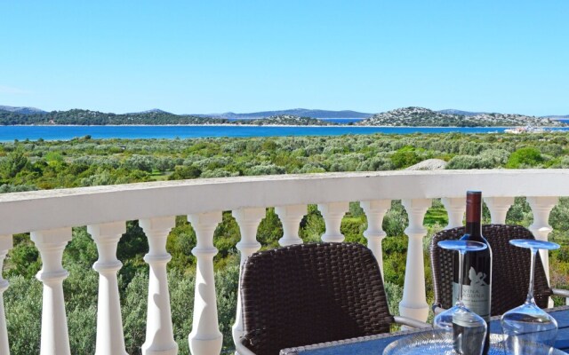 Rina Vodice in Vodice