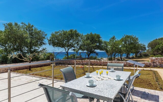 Awesome Home in Peroj With Wifi and 2 Bedrooms