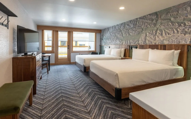 Hotel Canoe and Suites