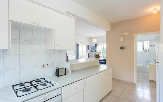 Villa Lela Pente Large Private Pool Walk to Beach A C Wifi Car Not Required Eco-friendly - 2167