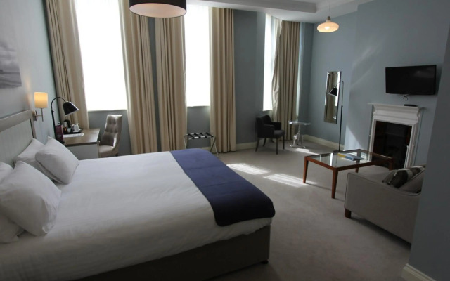 Yarrow Hotel