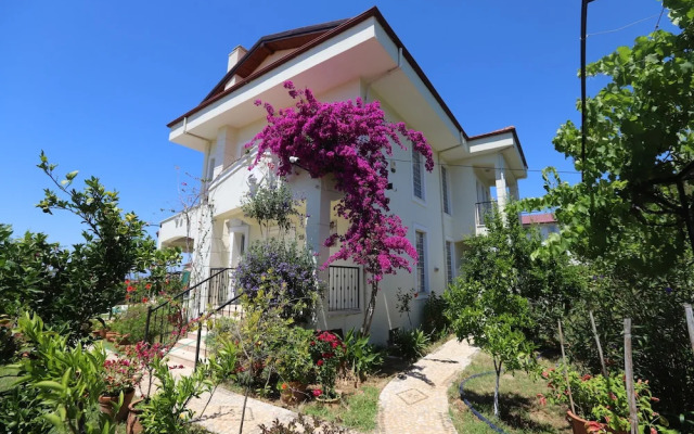 Villa Ruya,with Swimming Pool & Stunning sea Views