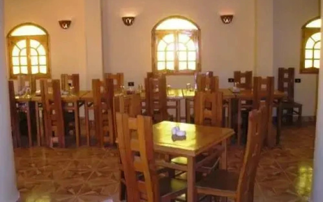 Sandrose Baharia Hotel