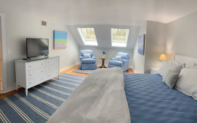 Lambert's Cove Hideaway