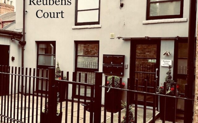 York Luxury Properties - Travel Accommodation