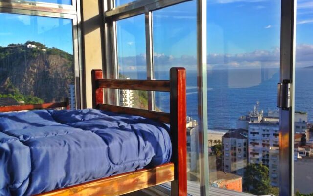 Abraço Carioca Favela Hostel