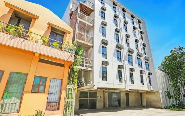 MyTown Madrid, Classy Hostel Bunkbeds Makati Metro Manila