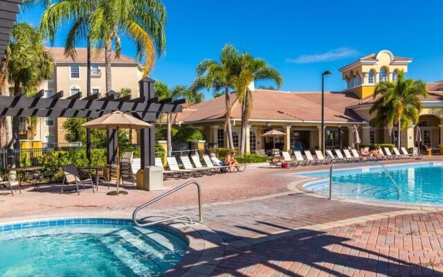 Vista Cay Star 3 Bedroom Condo by Redawning