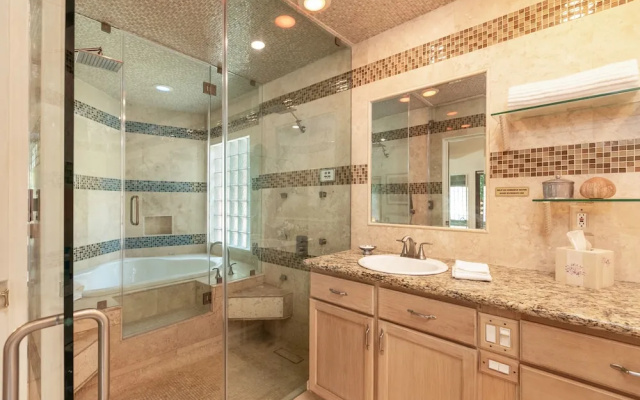 Skyhill Oasis W/ Hot Tub Walk To Universal 4 Bedroom Home