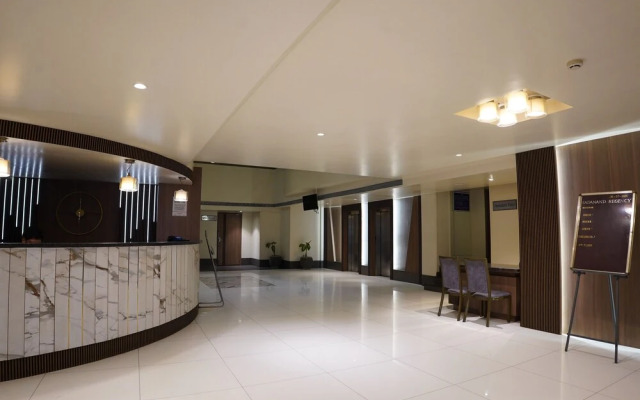 Hotel Sadanand Regency