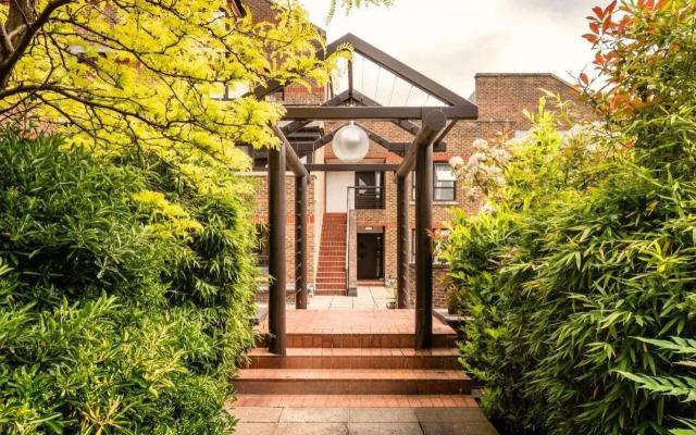 Monarch House Serviced Apartments