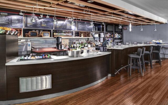 Courtyard by Marriott Richmond North