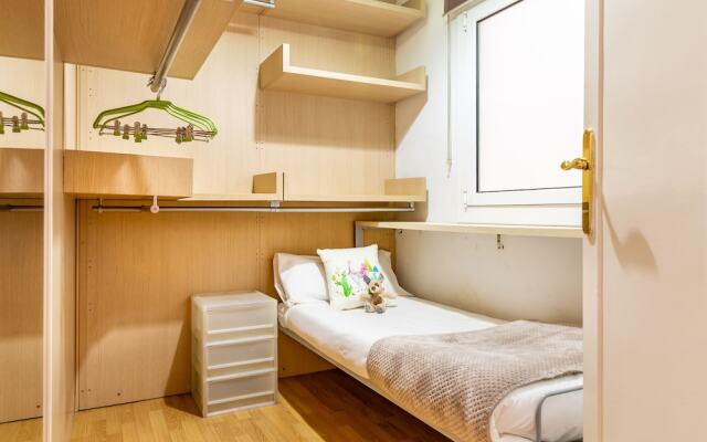 Ab Enric Granados Apartment