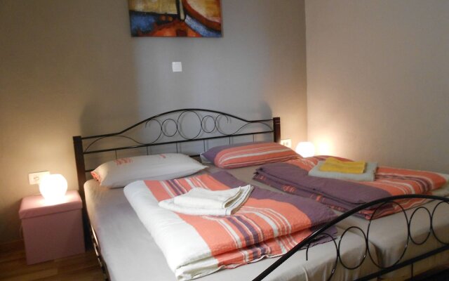 Apartments Modrina