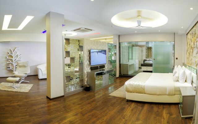 The Panoramic Getaway