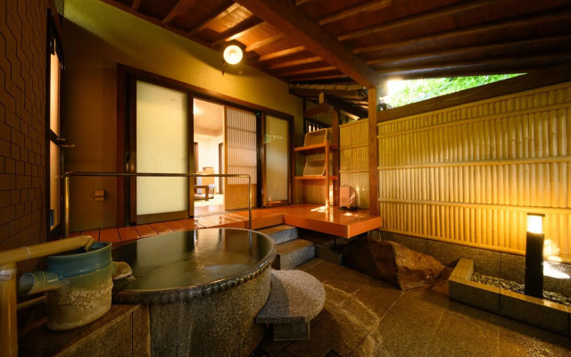 Yufuin Onsen Ryokan Mebaeso