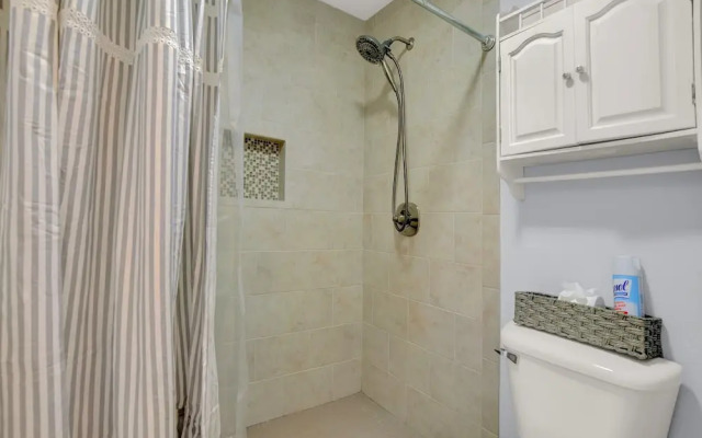 Fisherman Friend! - Coastal Condo - Views Await!