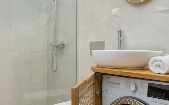 Comfy Apartment Opolska by Renters