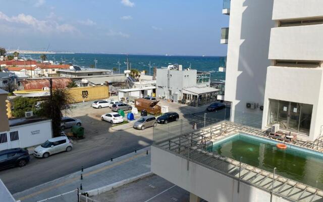 Central, by sea, seaview, renovated 1 bedroom flat