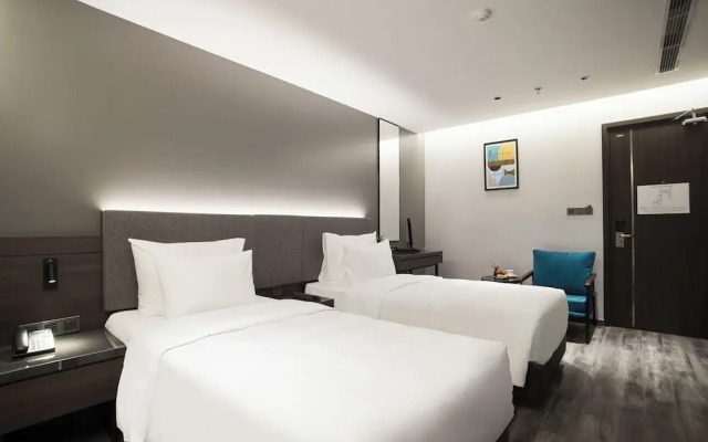 GrandView Hotel & Residence