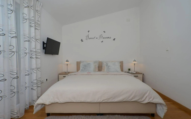 Apartmani Adela