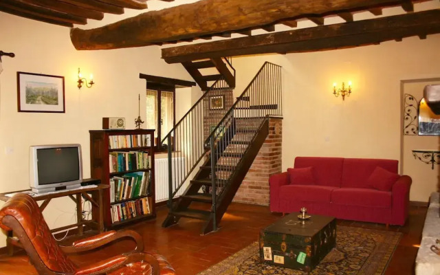 Stunning private villa for 6 guests with private pool, TV, pets allowed and parking