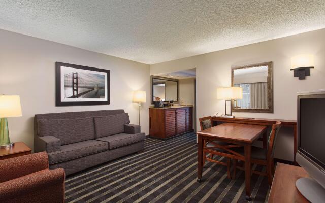 Embassy Suites by Hilton San Francisco Airport Waterfront