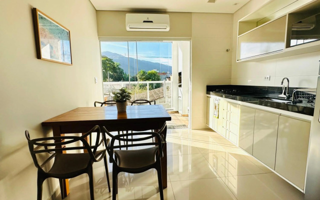 Apto Alto Padrão C/Ar Cond. e Área Gourmet