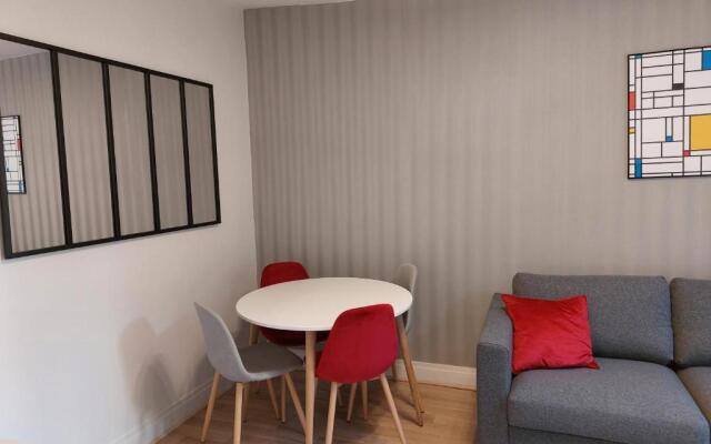 F2 Entre Paris Et Eurodisney 5 Min a Pied Gare