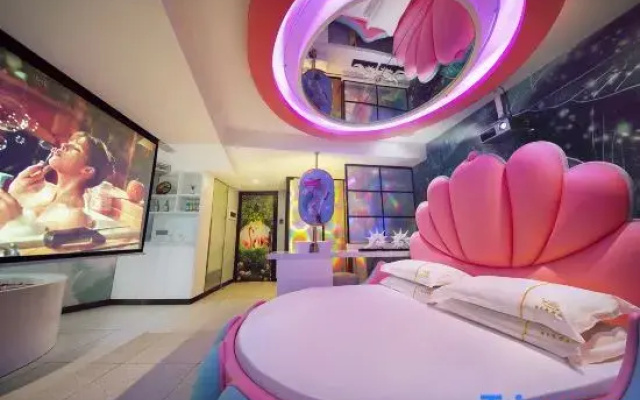 Urumqi Slow Theme Hotel