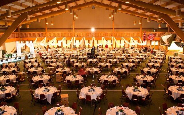 Cragun's Resort & Hotel