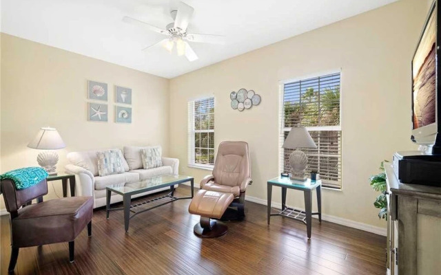 L'Pavia - Two Bedroom Condo