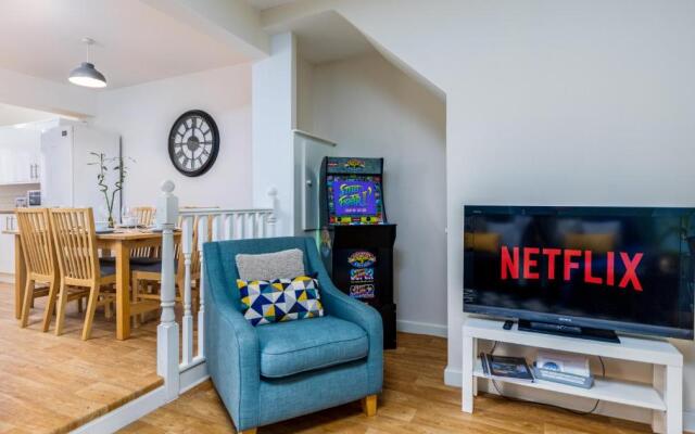 Beautifully furnished 4 bedroom house