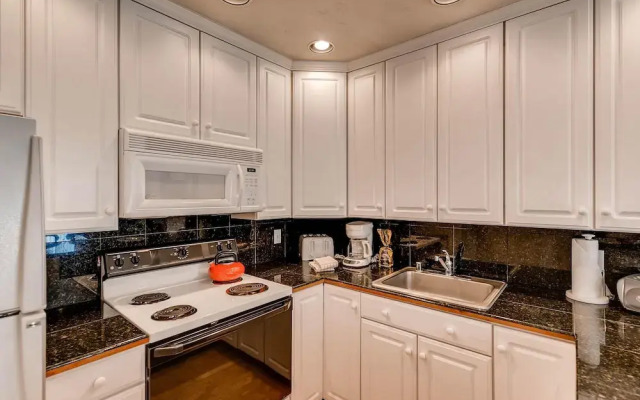 Westwind 406 2BD 2BA Gold Condo