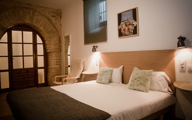 Frenteabastos Hostel & Suites